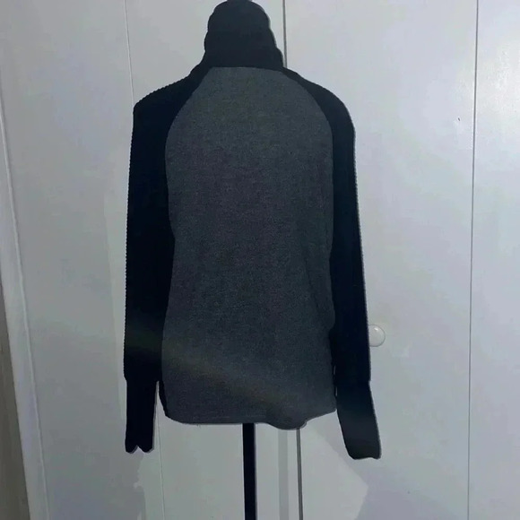 Anthropologie H By Bordeaux S Long Sleeve color block Turtleneck Gray/black - Picture 3 of 4